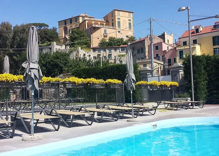 Riviera Palace 3* Loano