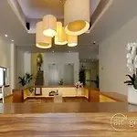 アパートホテル Riviera Palace ロアーノ