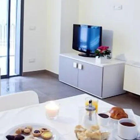 Ξενοδοχείο με διαμερίσματα Riviera Palace 3*