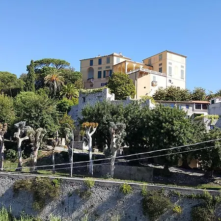 Riviera Palace Лоано