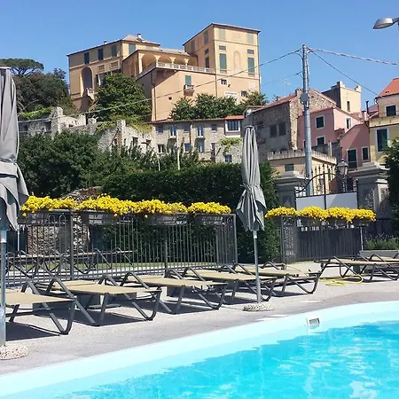 Riviera Palace 3* Loano