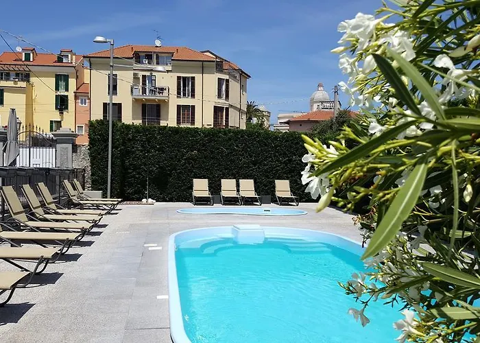 Lägenhetshotell Riviera Palace 3*